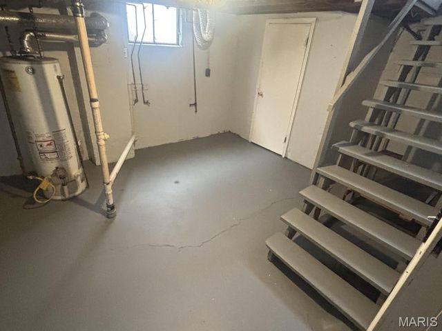 6705 Kenwood Drive, St Louis, MO 63121