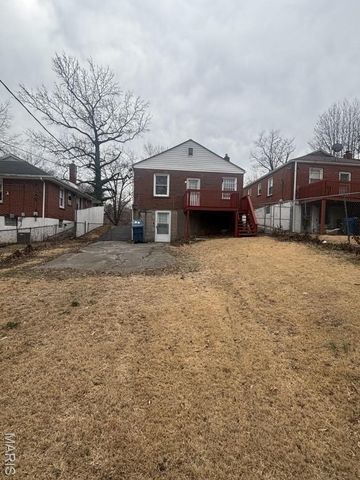 6705 Kenwood Drive, St Louis, MO 63121