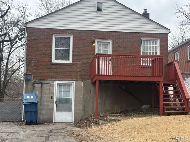 6705 Kenwood Drive, St Louis, MO 63121