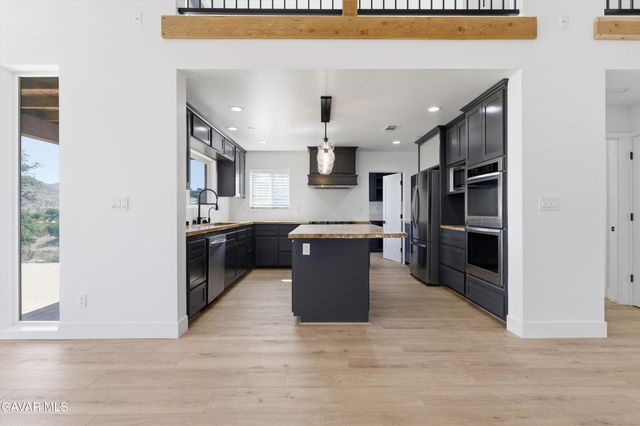 28460 Ridgeview Court, Tehachapi, CA 93561