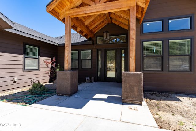 28460 Ridgeview Court, Tehachapi, CA 93561