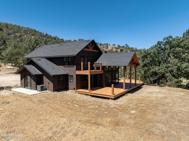28460 Ridgeview Court, Tehachapi, CA 93561