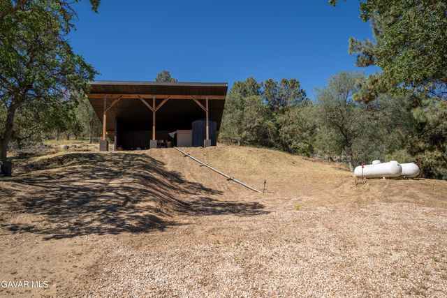 28460 Ridgeview Court, Tehachapi, CA 93561