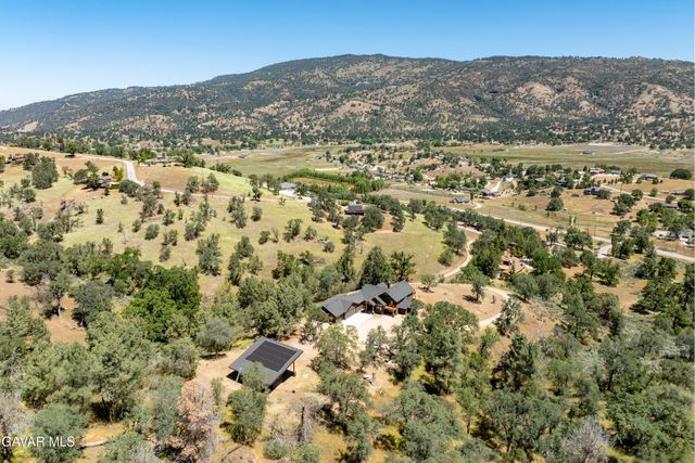 28460 Ridgeview Court, Tehachapi, CA 93561