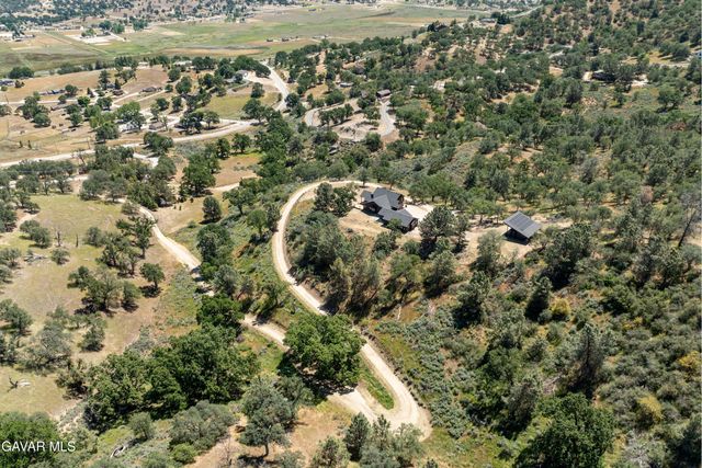 28460 Ridgeview Court, Tehachapi, CA 93561