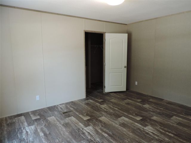 1668 Fm-2518 77, Cleveland, TX 77327