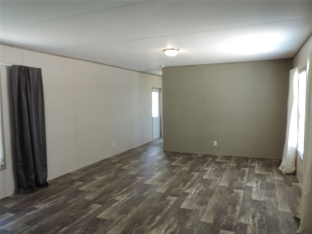 1668 Fm-2518 77, Cleveland, TX 77327