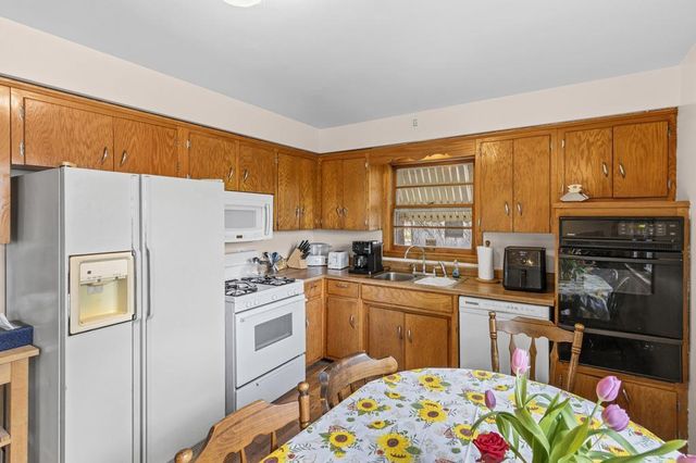 6148 Upper 51st Street N, Oakdale, MN 55128