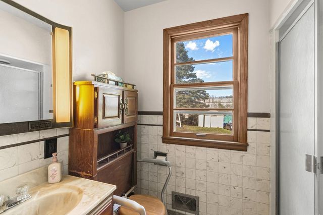 6148 Upper 51st Street N, Oakdale, MN 55128