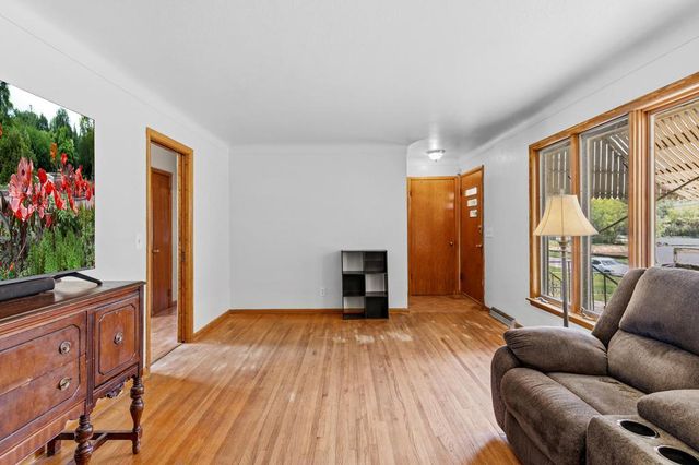 6148 Upper 51st Street N, Oakdale, MN 55128