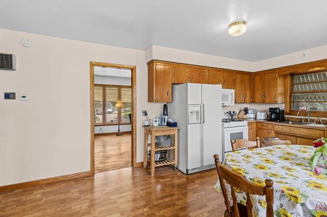 6148 Upper 51st Street N, Oakdale, MN 55128