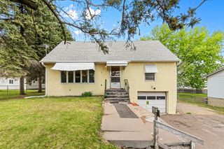 6148 Upper 51st Street N, Oakdale, MN 55128