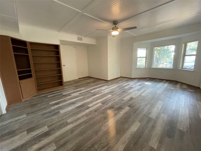 5802 Longhorn LNDG, Austin, TX 78734