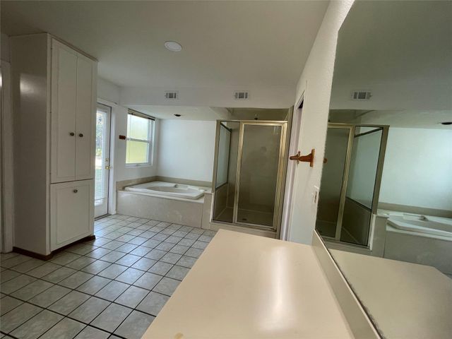 5802 Longhorn LNDG, Austin, TX 78734