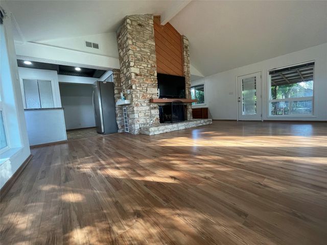 5802 Longhorn LNDG, Austin, TX 78734