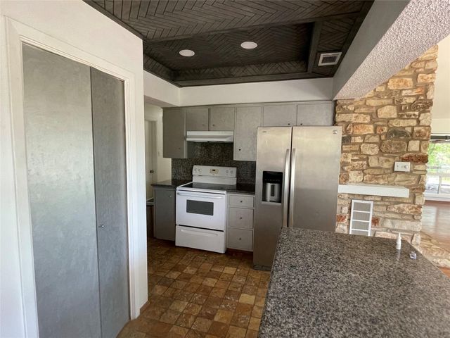 5802 Longhorn LNDG, Austin, TX 78734