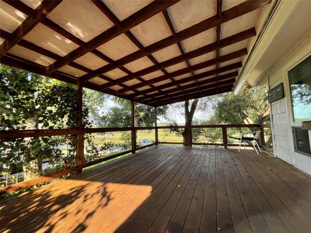 5802 Longhorn LNDG, Austin, TX 78734