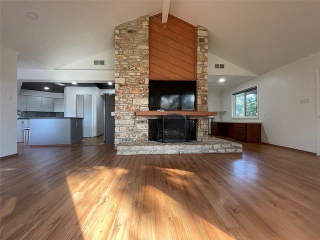 5802 Longhorn LNDG, Austin, TX 78734