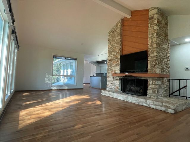 5802 Longhorn LNDG, Austin, TX 78734