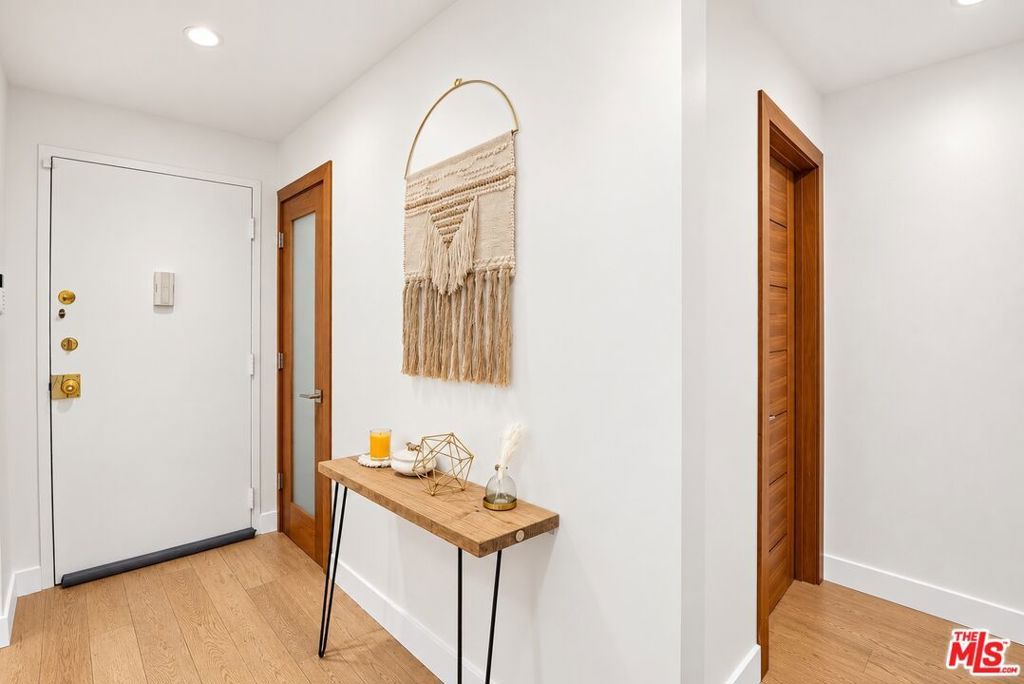 906 N Doheny Drive 315, West Hollywood, CA 90069 — photo 3