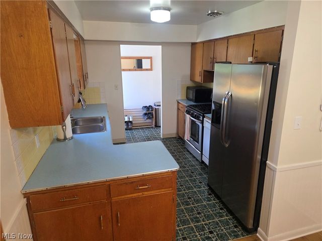 1009 Florence Drive, Macedonia, OH 44056