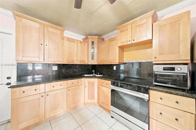 1427 NW 101st Street, Miami, FL 33147