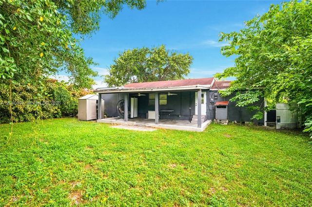 1427 NW 101st Street, Miami, FL 33147