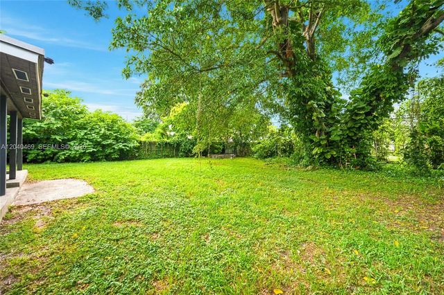 1427 NW 101st Street, Miami, FL 33147