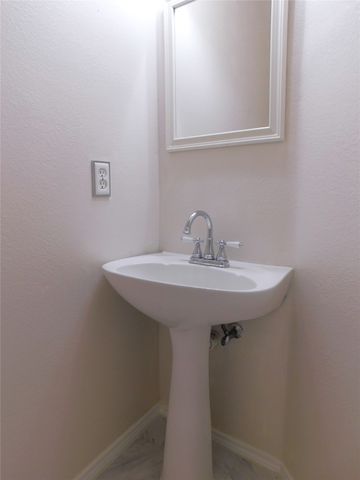 2701 Clark Drive, Corinth, TX 76210