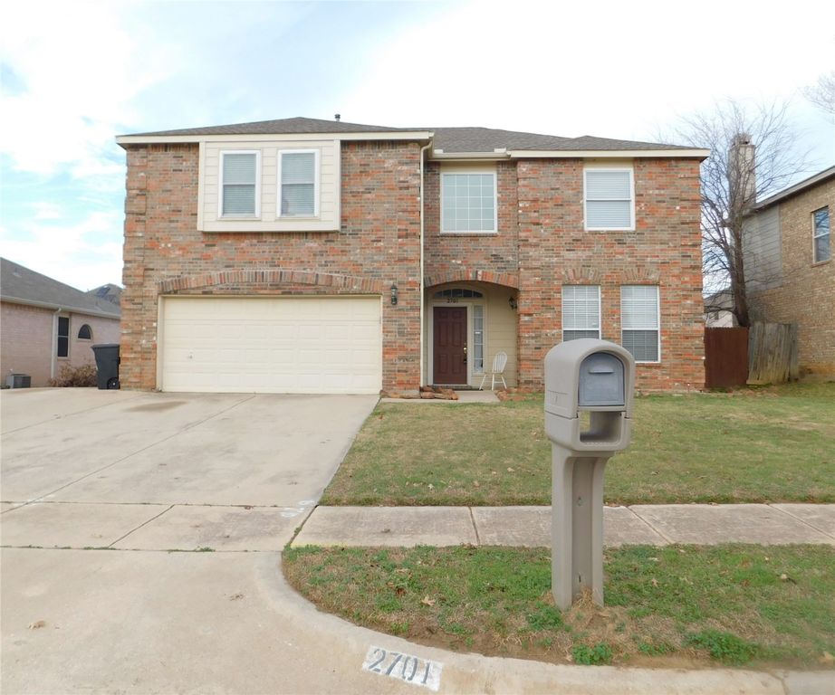 2701 Clark Drive, Corinth, TX 76210