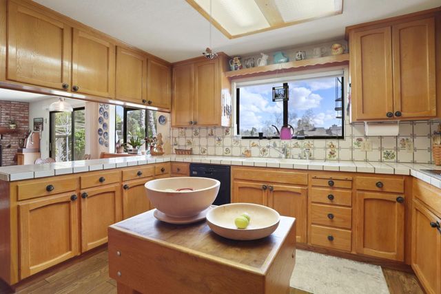 2324 Rosemarie Ln, Stockton, CA 95207