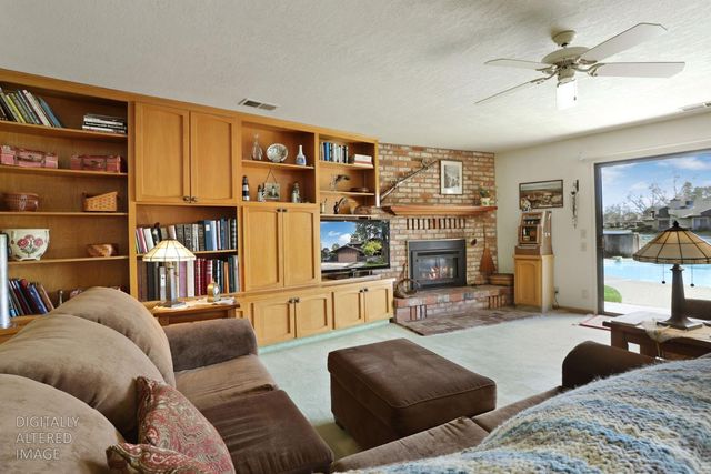 2324 Rosemarie Ln, Stockton, CA 95207