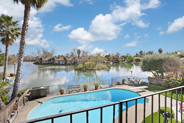 2324 Rosemarie Ln, Stockton, CA 95207