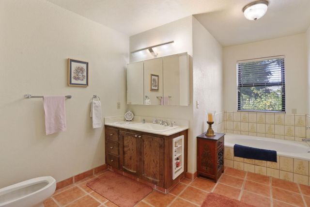 2324 Rosemarie Ln, Stockton, CA 95207