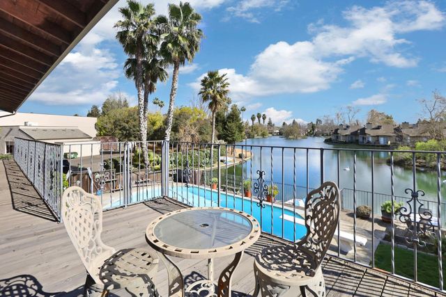 2324 Rosemarie Ln, Stockton, CA 95207