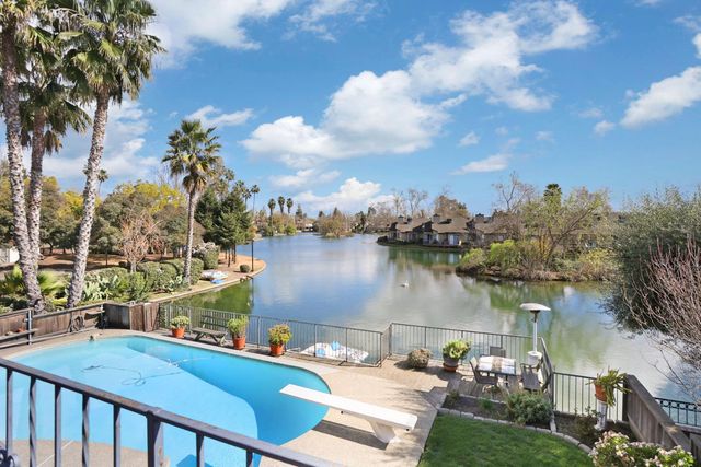 2324 Rosemarie Ln, Stockton, CA 95207