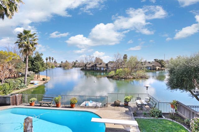 2324 Rosemarie Ln, Stockton, CA 95207