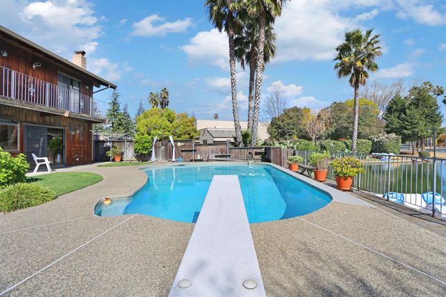 2324 Rosemarie Ln, Stockton, CA 95207