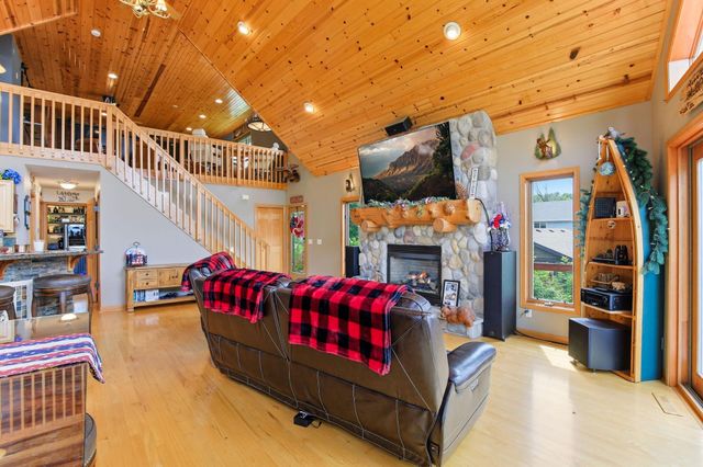 5050 210th Street N, Forest Lake, MN 55025