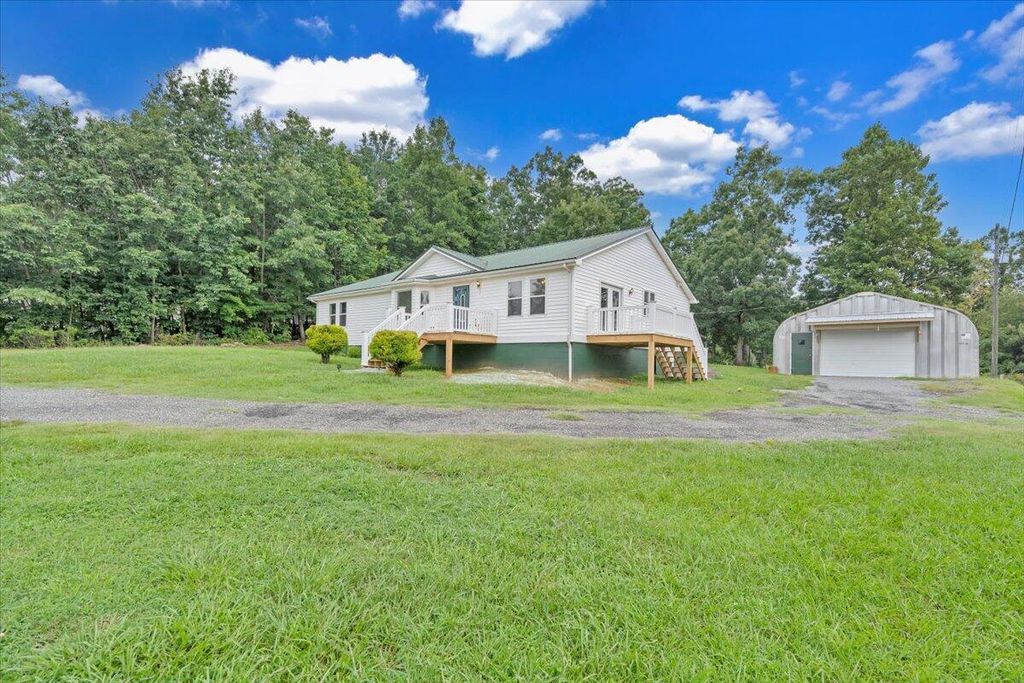 25 Dixie DR, Rocky Mount, VA 24151