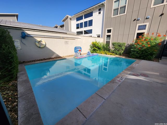1121 N Academy Ave Unit B, New Braunfels, TX 78130