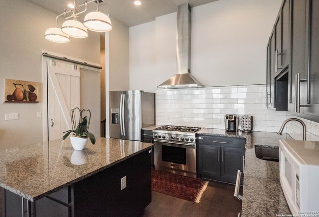1121 N Academy Ave Unit B, New Braunfels, TX 78130