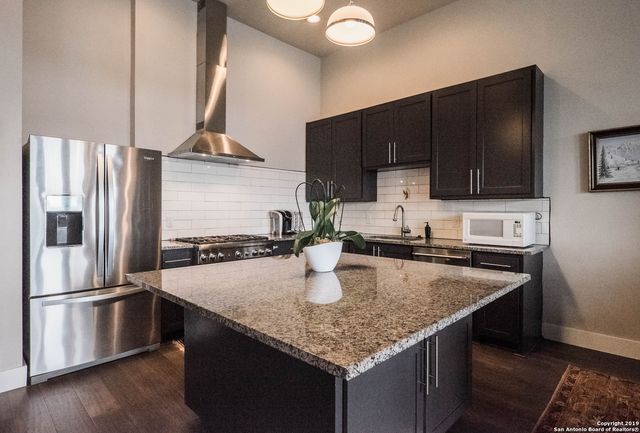 1121 N Academy Ave Unit B, New Braunfels, TX 78130