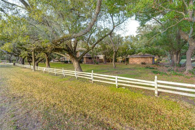 1415 Oak Street, La Marque, TX 77568