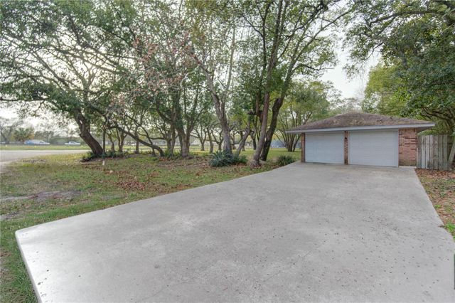 1415 Oak Street, La Marque, TX 77568