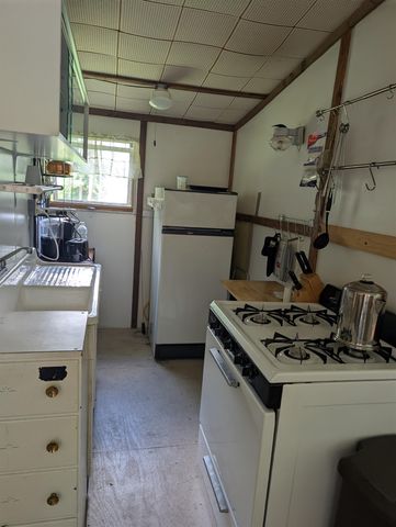 63 Bradley Road, Averill, VT 05901