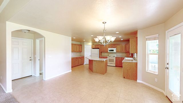 2816 W 960 N, Clinton, UT 84015