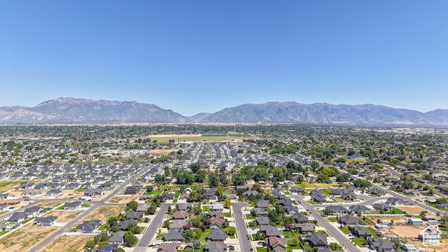 2816 W 960 N, Clinton, UT 84015