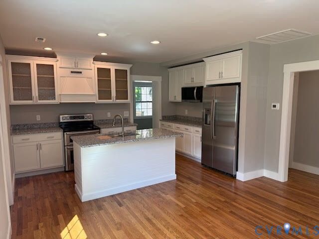 1811 S Waterside Dr, Lanexa, VA 23089
