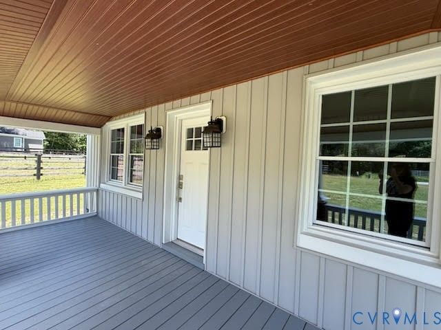 1811 S Waterside Dr, Lanexa, VA 23089